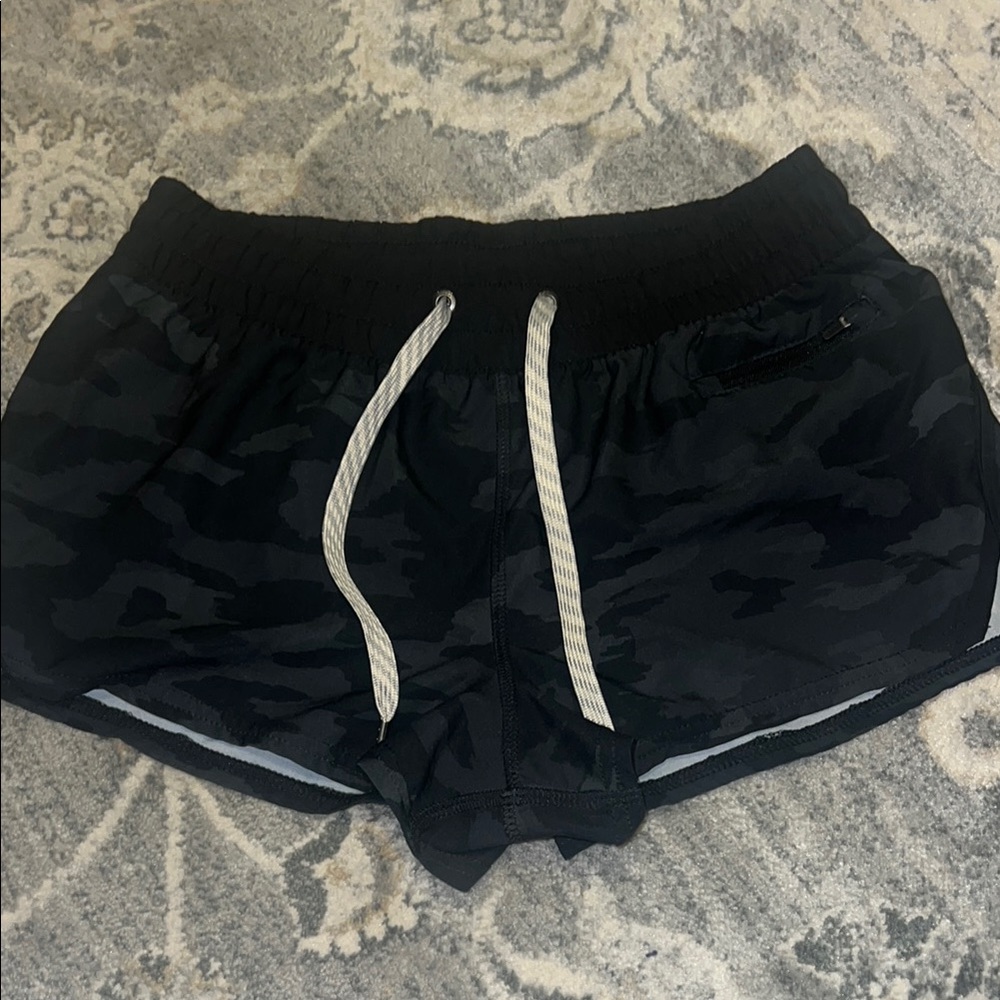 Vuori Black Camo Women's Shorts